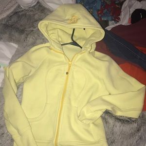 lululemon sweatshirt